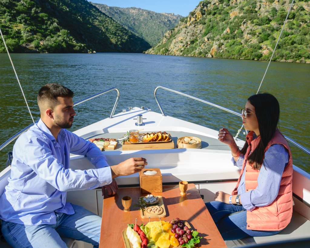 Porque um passeio de barco no Douro é uma experiência que deve viver pelo menos uma vez
